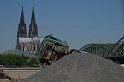 Betonmischer umgestuerzt Koeln Deutz neue Rheinpromenade P070